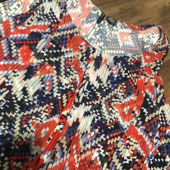 New Direction Sleeveless top - Picture 3 of 15